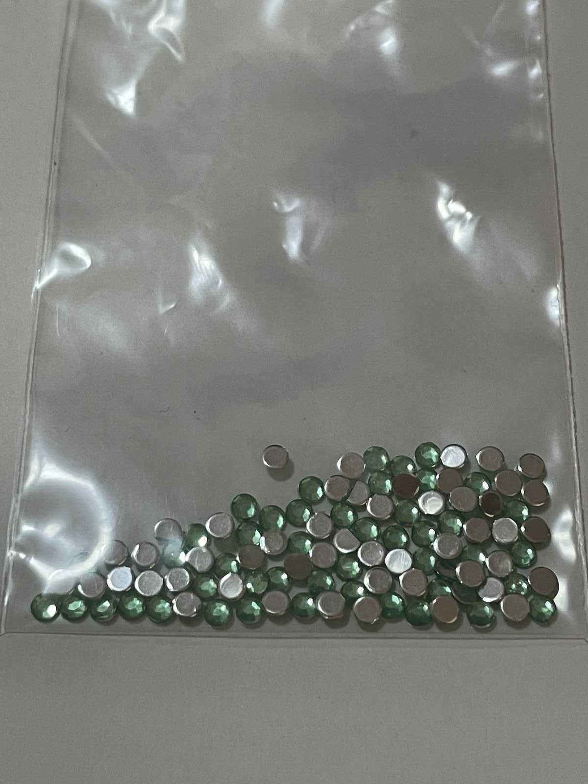(商品画像) 端数売り ライトグリーン ラインストーン 幅3mm 約100粒