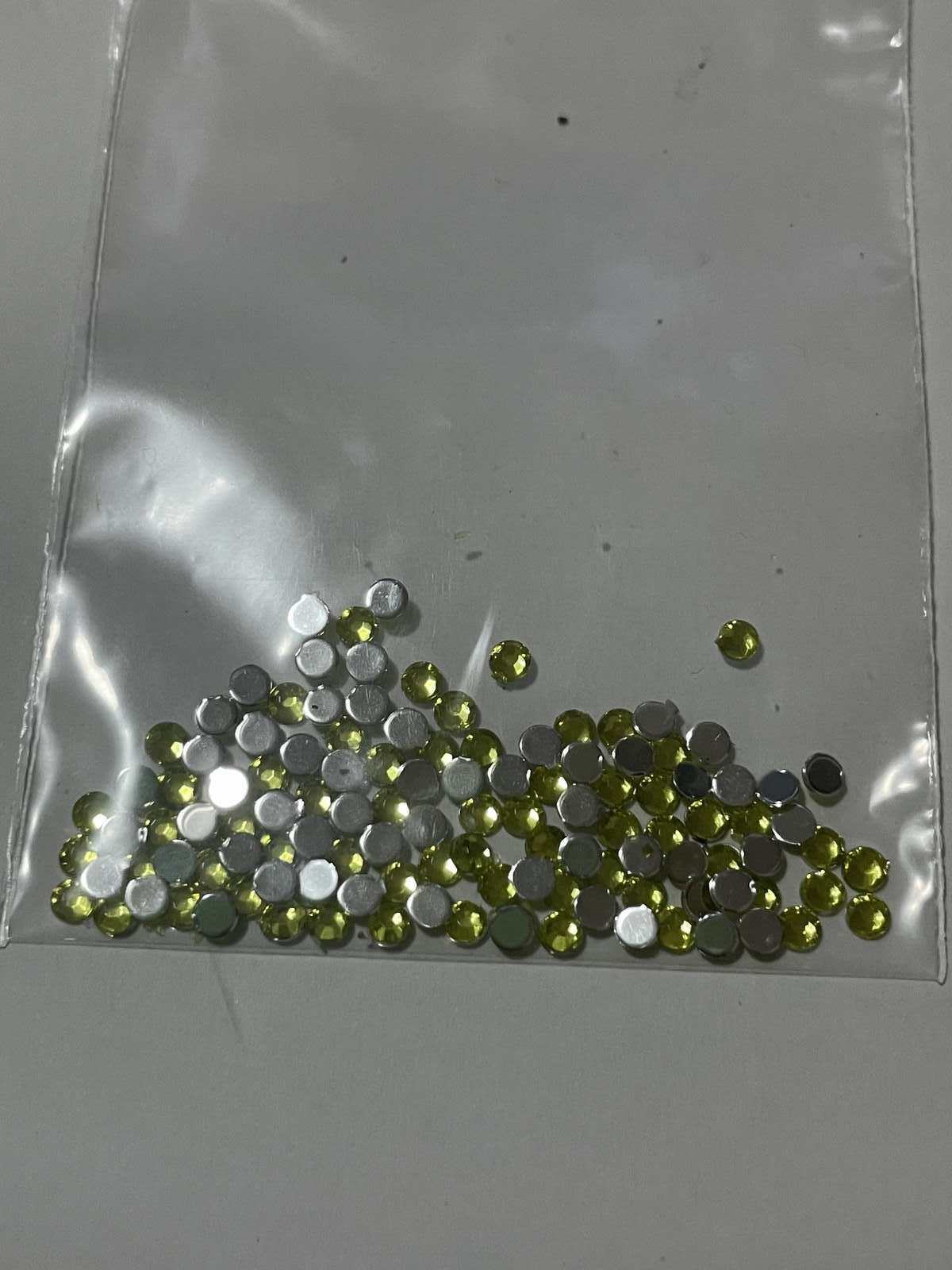 (image for) Yellow rhinestones, 3mm wide, approximately 100 pieces (sold in odd quantities)